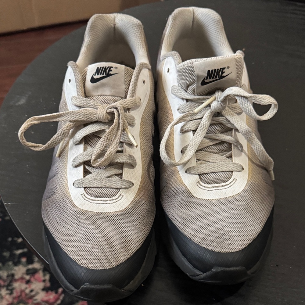 Nike Men's Black, Gray, and White Sneakers